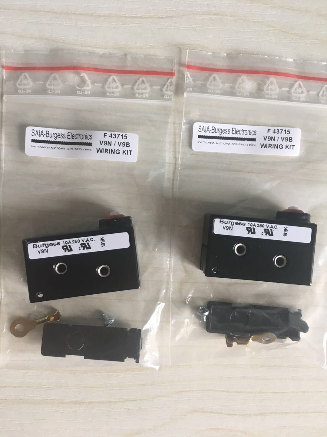 BURGESS V9N��λ�_�P���͸��_�P